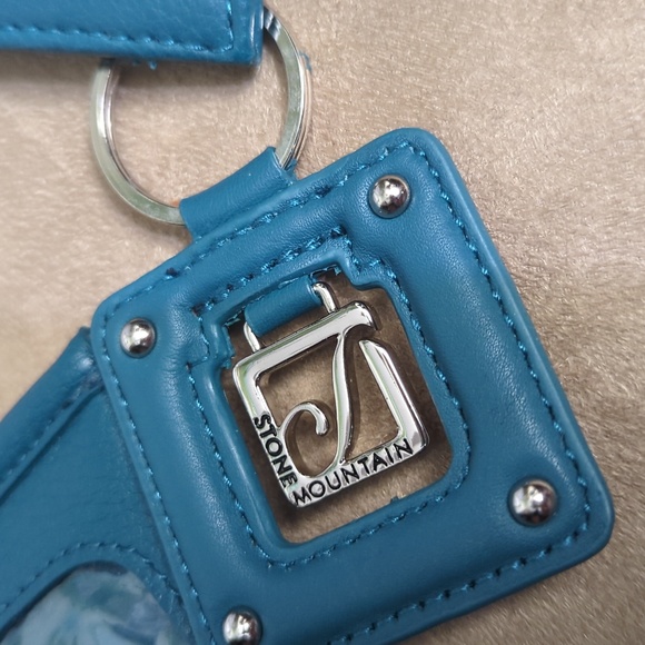 Stone Mountain 2 small zipper wallets/card holders & keychain! Leather Euc - Picture 6 of 8